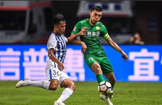 强力护航！球队后防严密不漏