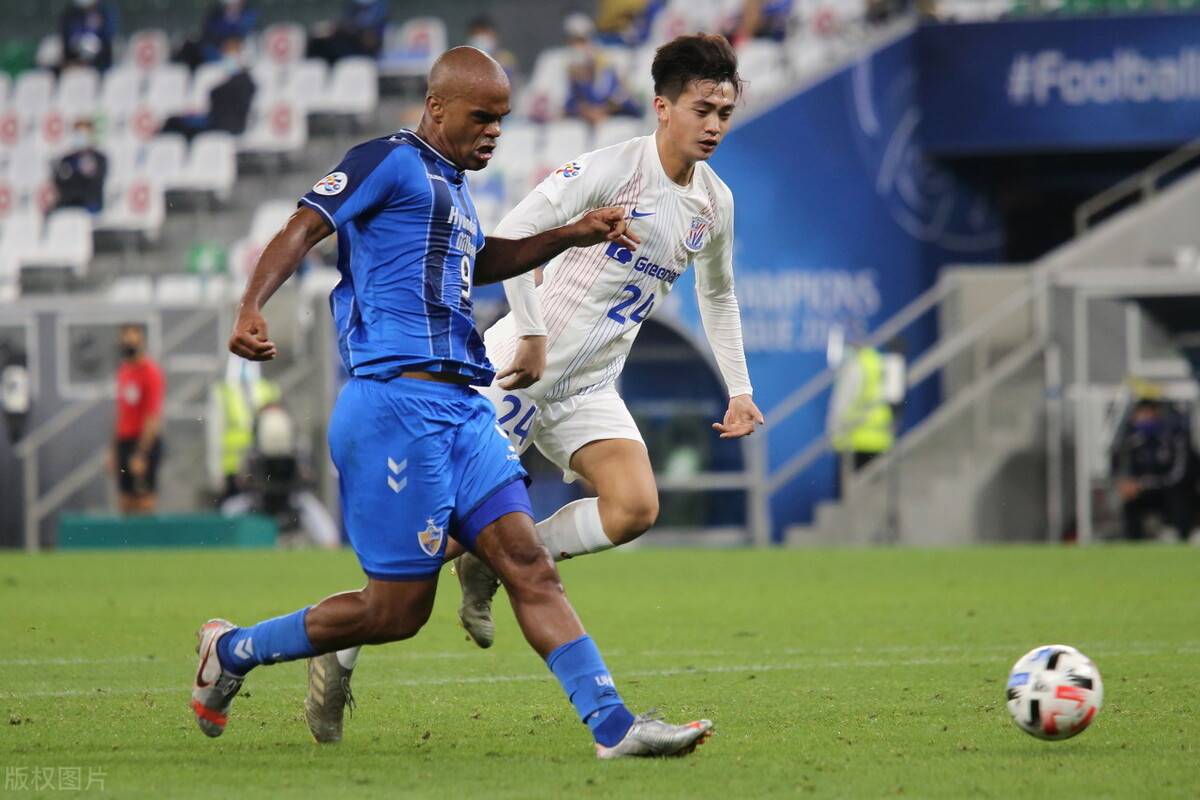  詹姆斯新星战术调整表现惊艳，巴塞罗那未来可期！